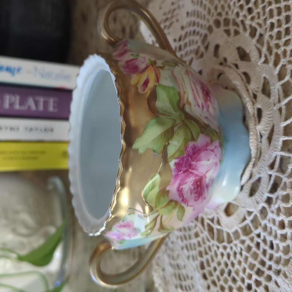 Lovely Vintage Gold & Floral Sugar Bowl with Lid & Creamer - Picture 9 of 12
